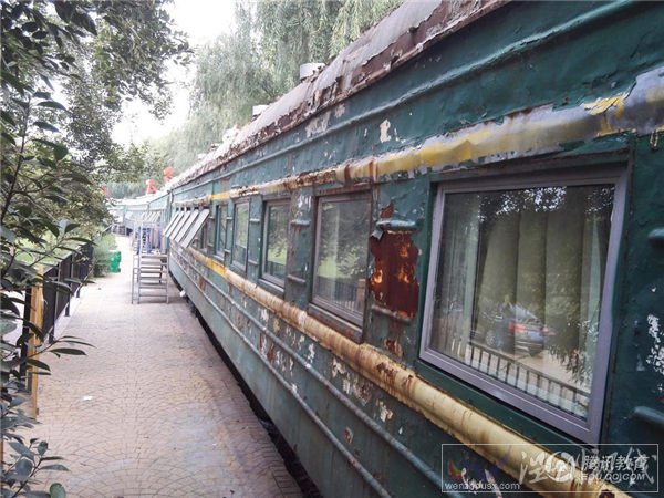 火車宿舍上都配備了空調熱水器