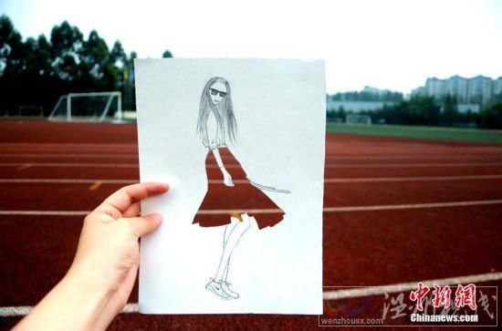 大學(xué)生把校景穿在身上