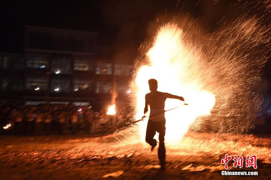 浙江省磐安縣雙峰鄉皿一村煉火表演