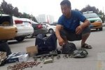 西安大學(xué)生乘客將高射炮彈子彈遺留在出租車(chē)上