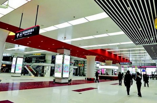 客運站懷抱死嬰