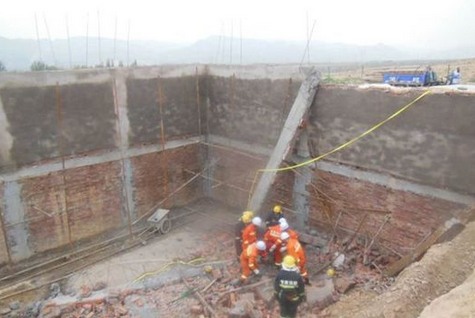 奶牛場圍墻坍塌