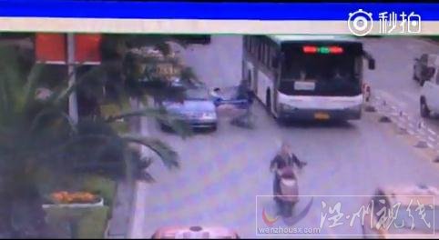 啟東車禍監控畫面