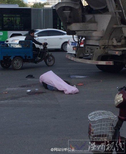 朝陽大悅城車禍現場