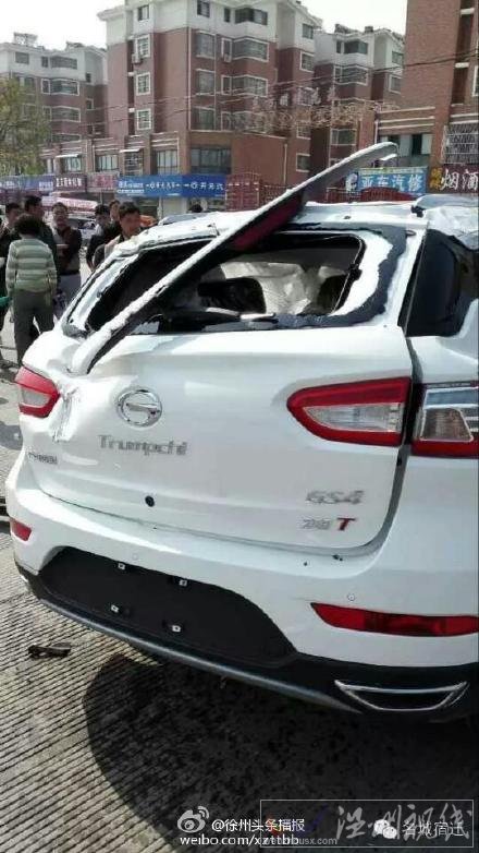 肇事車座椅上的塑料膜還沒撕