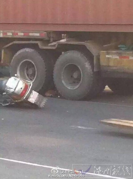 青口加油站附近發生交通事故