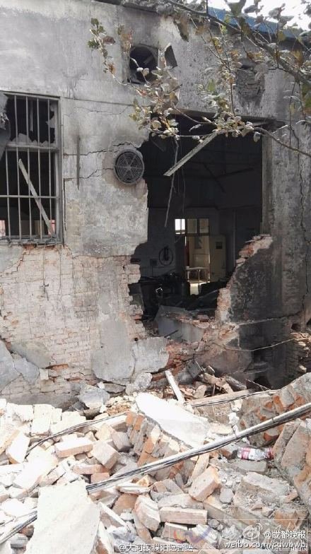 濮陽一中學(xué)食堂發(fā)生爆炸事故