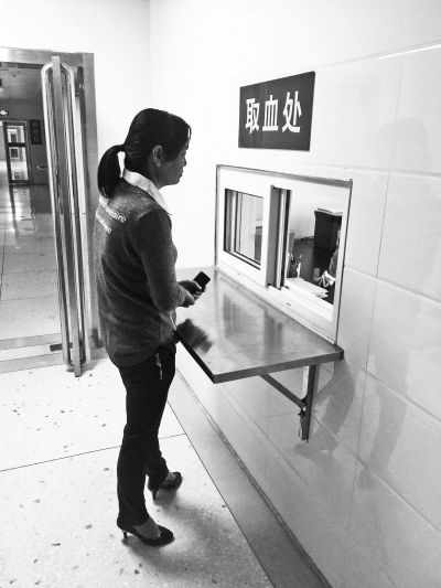 城管拖走獻血車