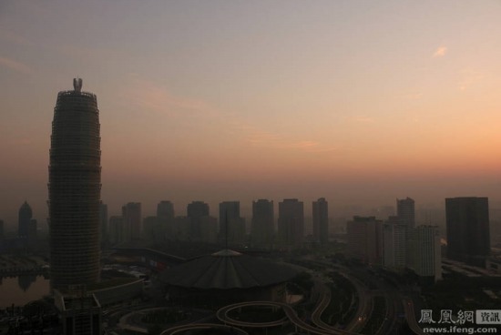 鄭州上空現黑色污染帶