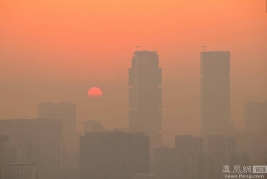鄭州上空現黑色污染帶