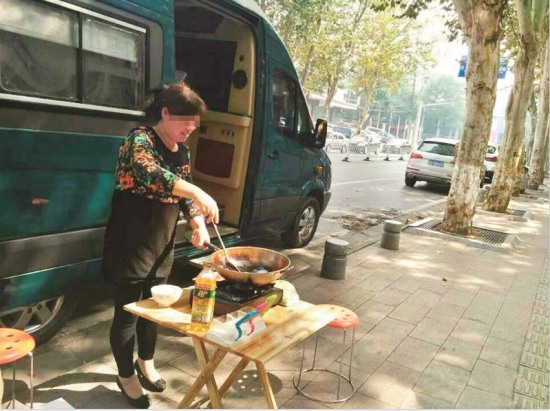 家長派房車駐校