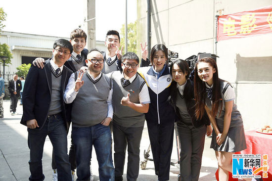 劉亦菲穿校服亮相《致青春2》開機(jī)儀式