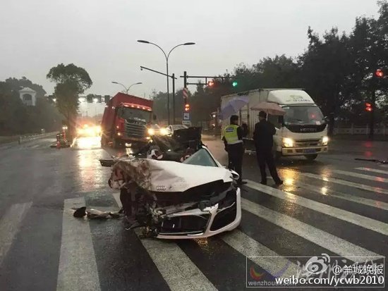 美女臉部在車禍中被撞出洞