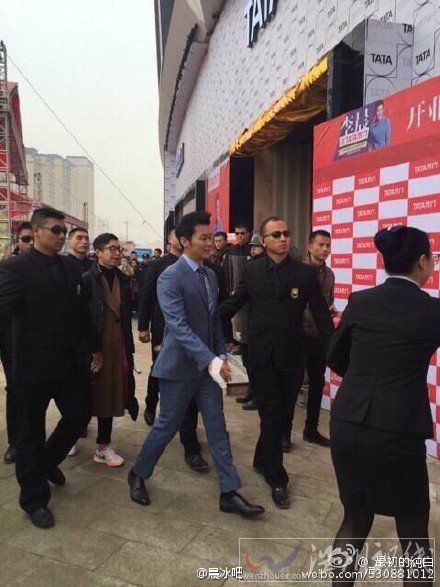 李晨這次傷的也很嚴重