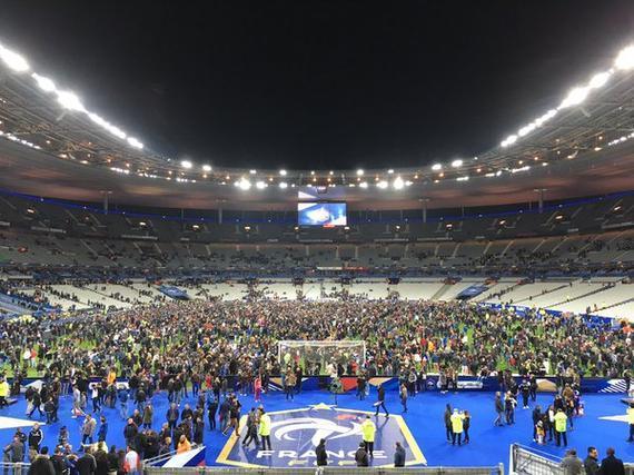 巴黎發(fā)生槍擊爆炸