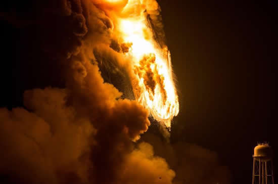 天鵝座飛船爆炸