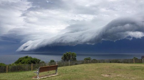暴風雨橫掃悉尼
