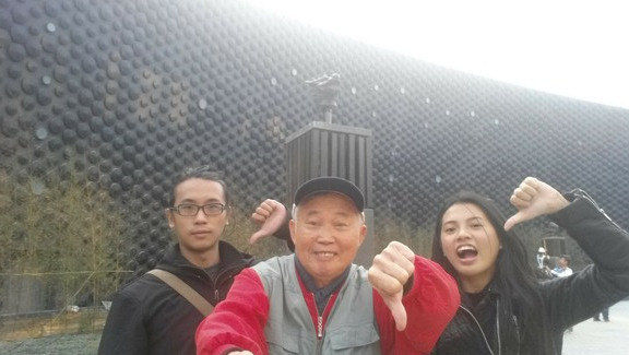 成龍捐獸首被潑漆