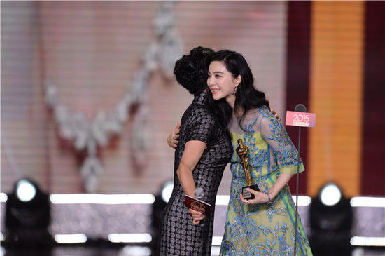 金星范冰冰牽手