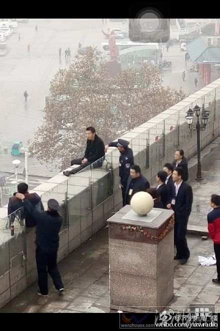 男子被警方勸服