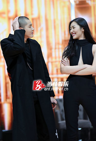 劉雯與吳亦凡搭檔走秀。