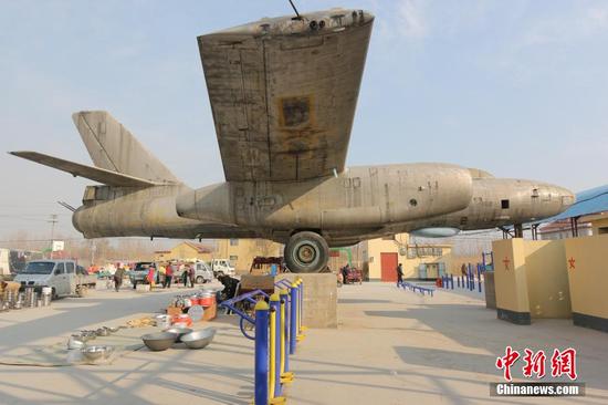 趕集現(xiàn)場(chǎng)現(xiàn)轟炸機(jī)