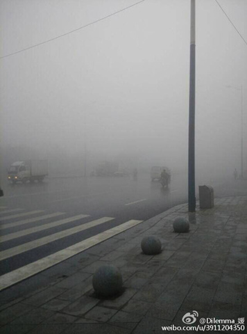 湖南現能見度不足500米濃霧 多條高速路交通管制