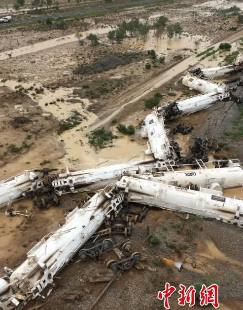 硫酸貨運列車脫軌