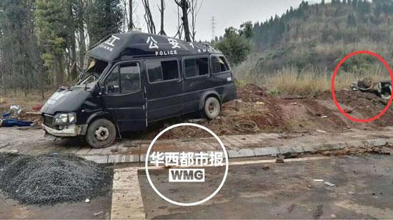 特警巡邏車與轎車相撞