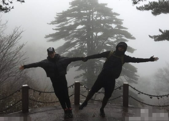 劉翔吳莎同游黃山