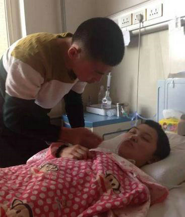 暴打女友對其照料