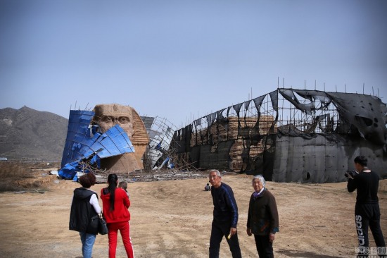 山寨獅身人面被拆