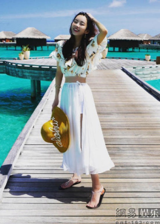 張子萱曬露腰美照：沒屁股，腰細也不好看。