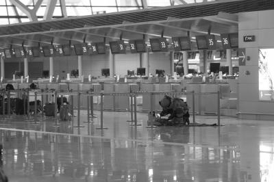 上海浦東機場爆燃嫌犯割喉