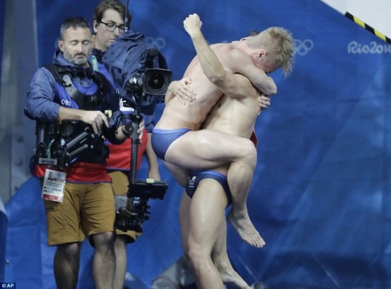 英國(guó)跳水首贏中國(guó)