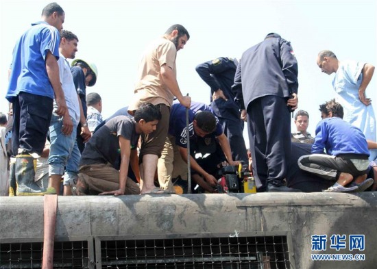 埃及一火車脫軌