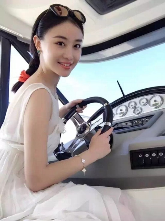 女神老師組團走紅