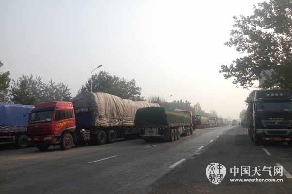 遼寧多地受大霧影響 部分高速公路被迫封閉