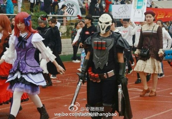 男生穿婚紗找對象