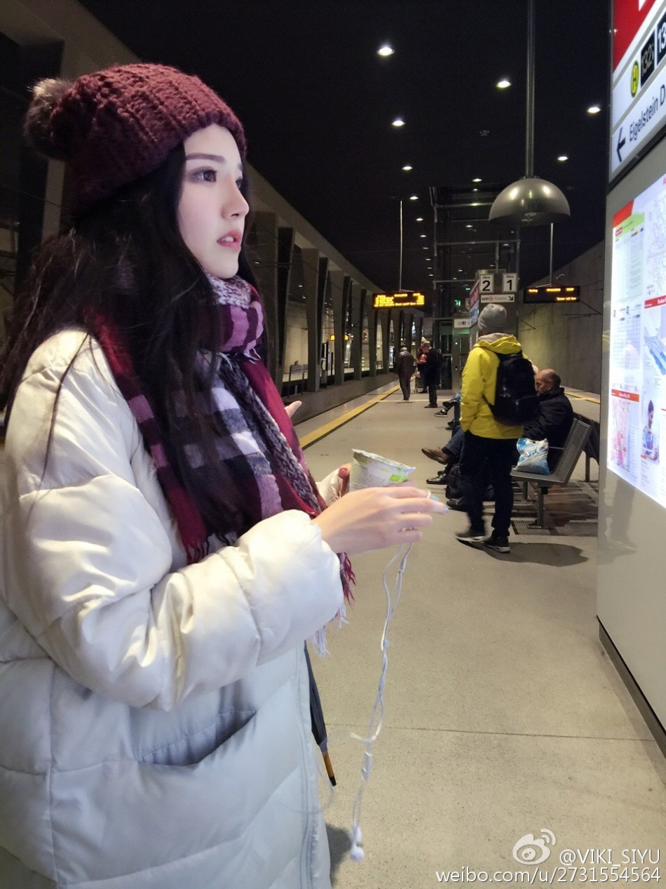 美女化吳亦凡仿妝