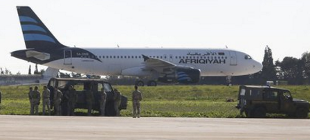 載118人客機遭劫持