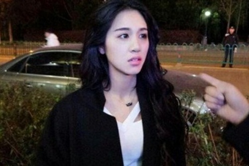 美貌小三街頭被打