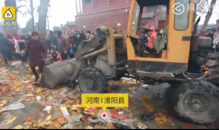 用挖掘機燒頭香