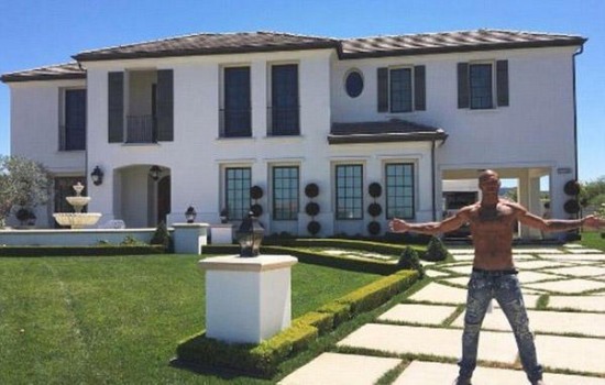 全球最帥囚犯出獄后簽約模特