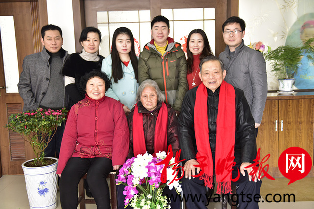 女子曬30年全家福