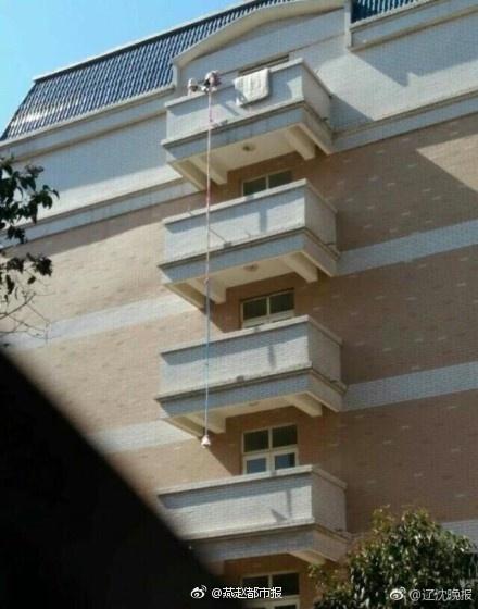 用床單6樓吊外賣