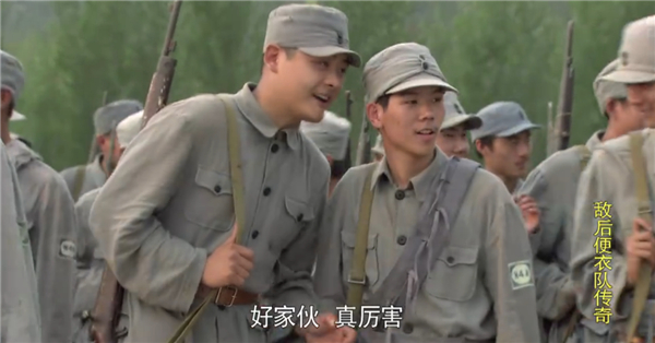 “爆破王”還沒秀完,他的箱子簡直是哆啦A夢的口袋:俺還有好多種雷呢,天蝎雷,閃電雷……