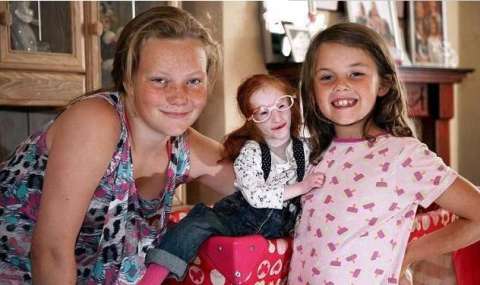 英國14歲姑娘比兔子小