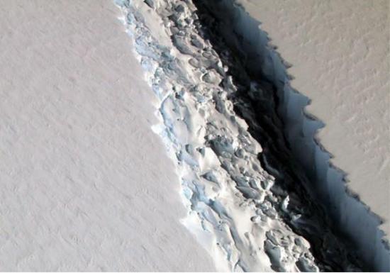 南極裂開大口子