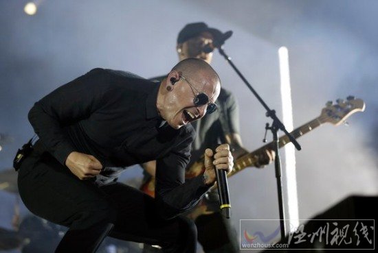 林肯公園主唱自殺